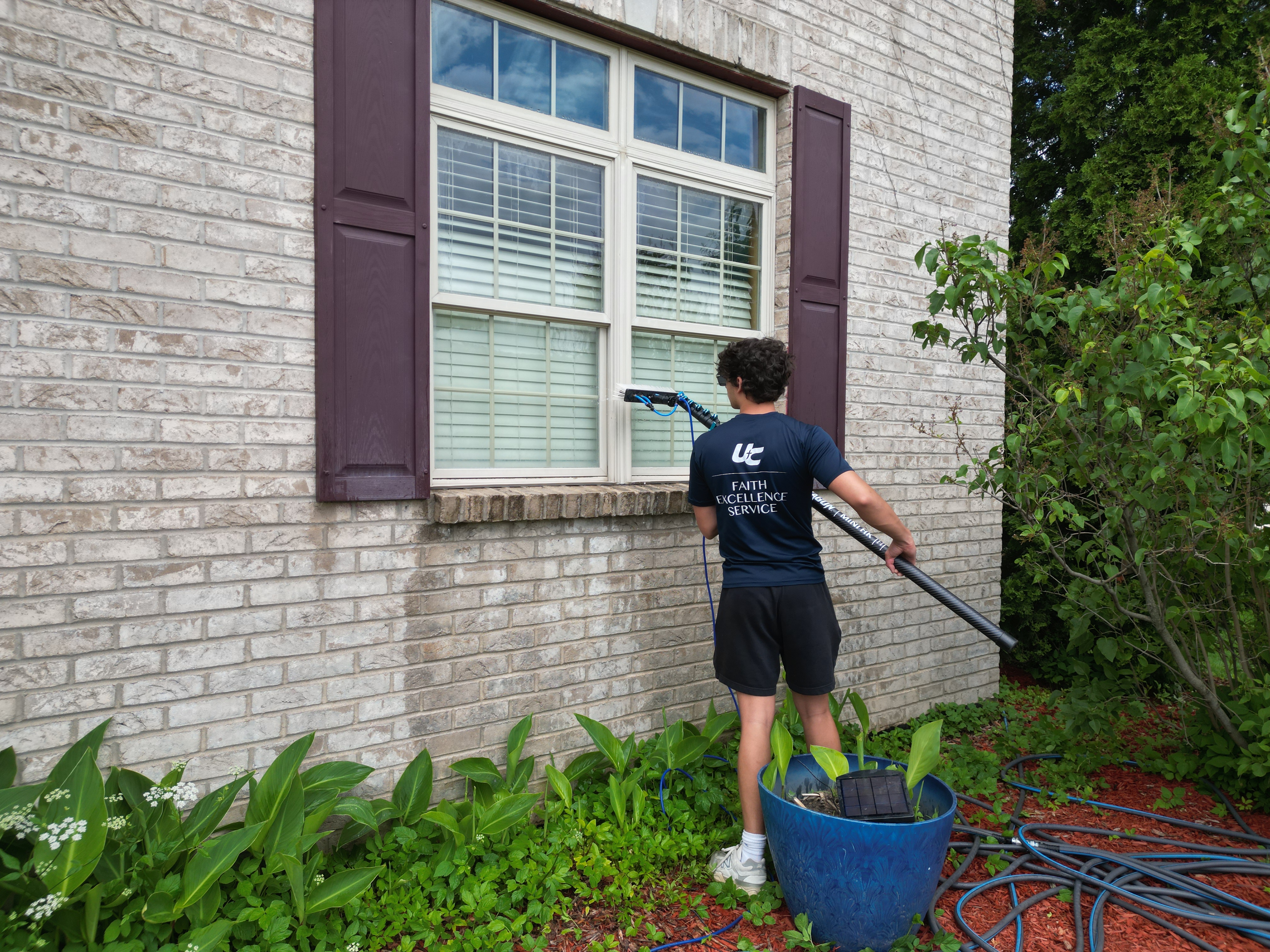 Exterior Window Cleaning photo 5